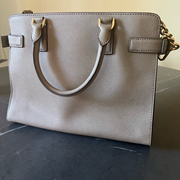 Michael Kors Emma Satchel Lock & Key Handbag with dust cover - Picture 8 of 16